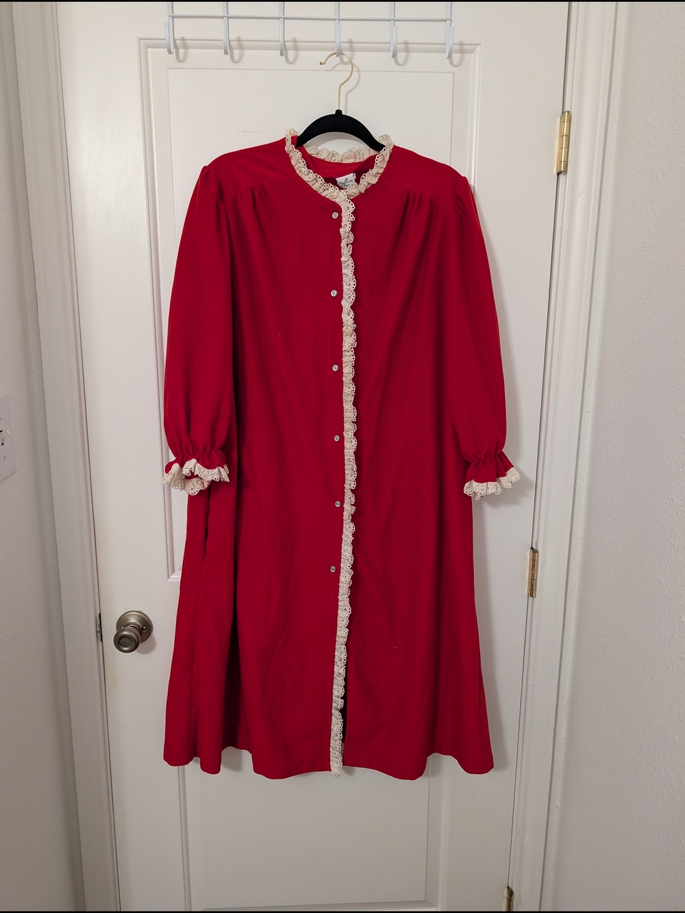 Vintage American Beauty Red & Cream Lace-Trim Nightgown Made In The USA